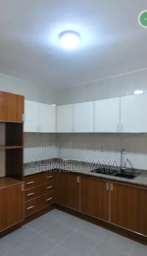 2chbre Appartement dans Ouakam à Louer