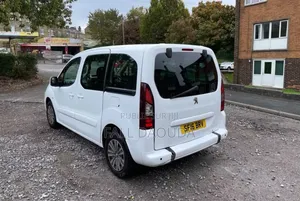 Peugeot Partenaire 2018 Blanc