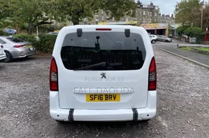 Peugeot Partenaire 2018 Blanc