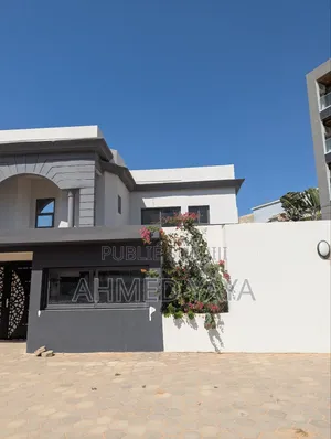 7chbre Villa dans Ouakam à Vendre