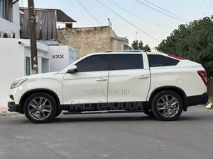 SsangYong Rexton 2018 Blanc