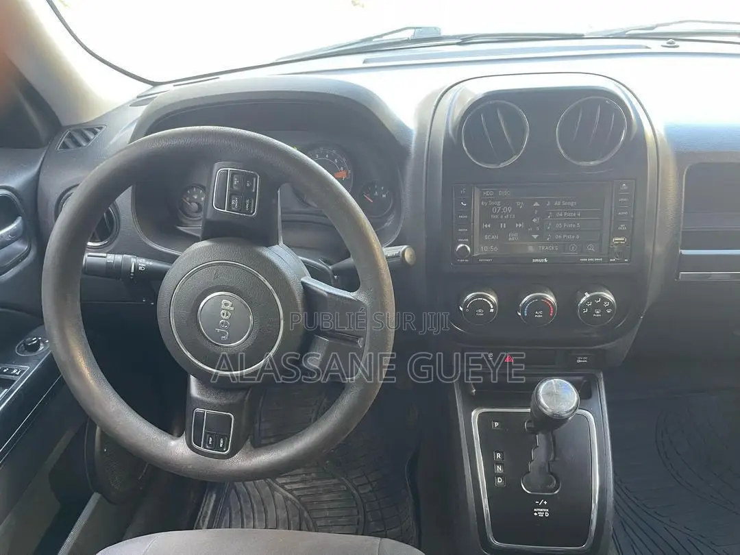 Jeep Boussole Latitude 4x4 2016 Blanc