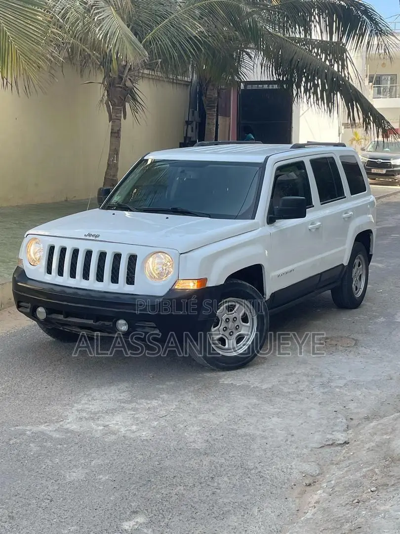 Jeep Boussole Latitude 4x4 2016 Blanc