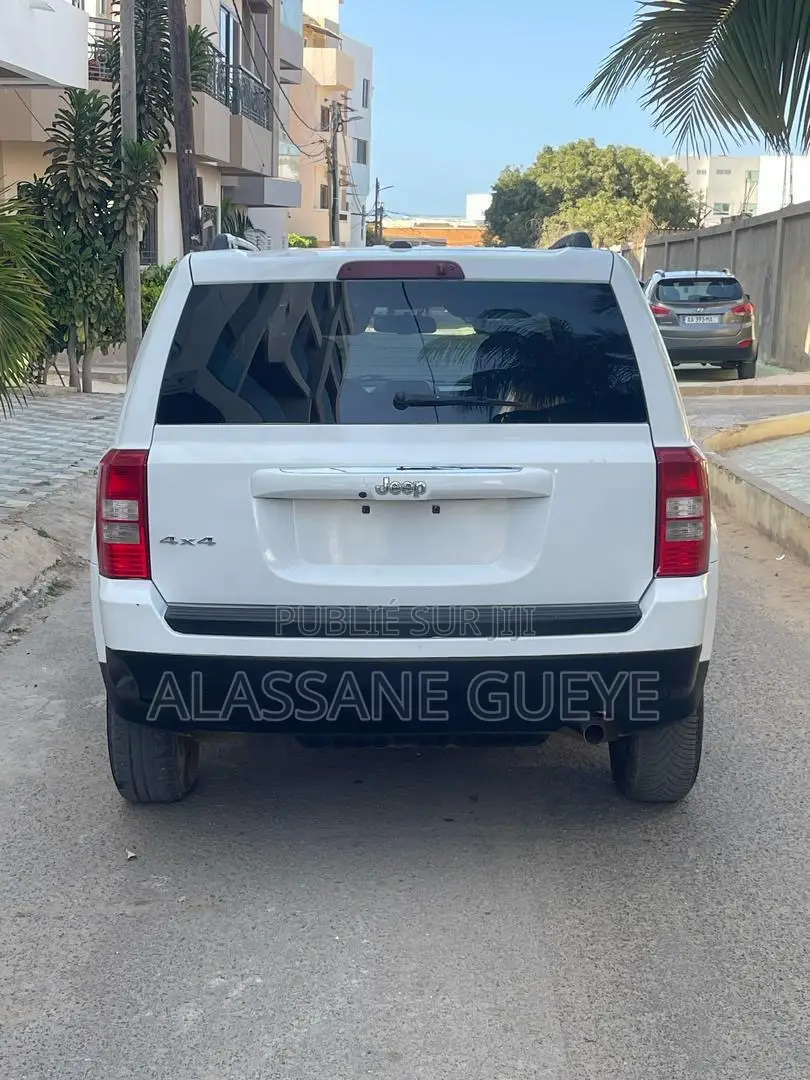 Jeep Boussole Latitude 4x4 2016 Blanc