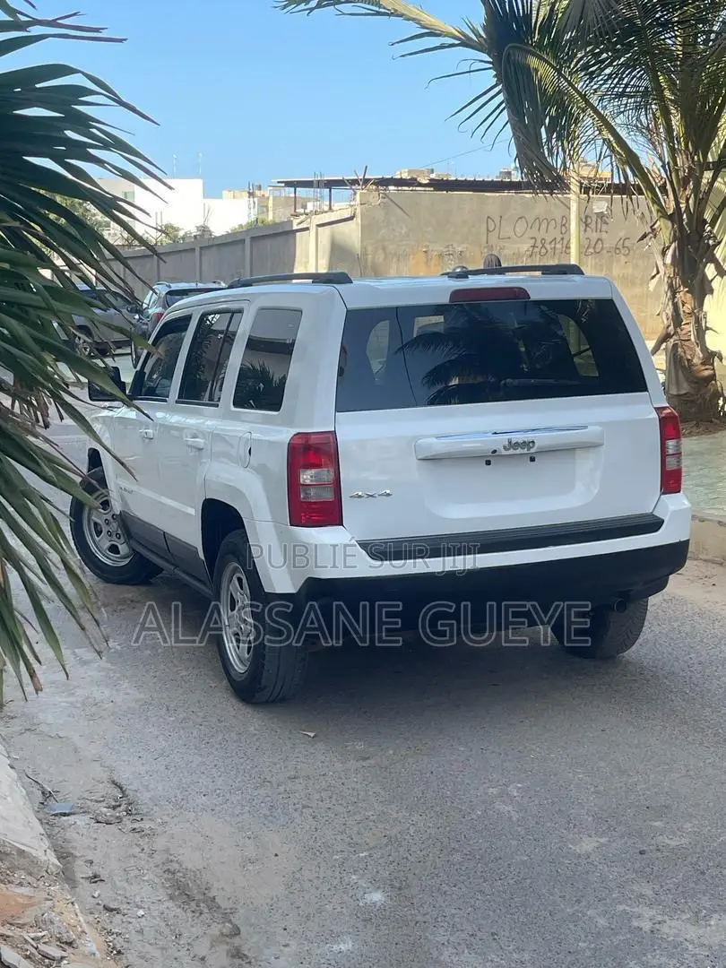 Jeep Boussole Latitude 4x4 2016 Blanc