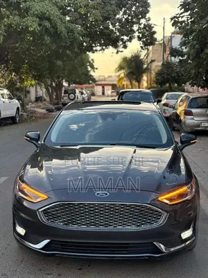Photo - Ford Fusion Titanium FWD 2020 Gris