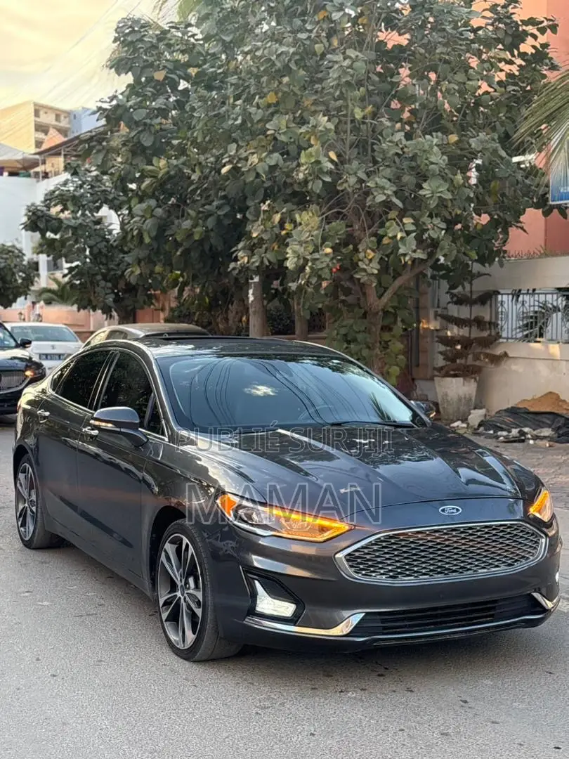 Ford Fusion Titanium FWD 2020 Gris