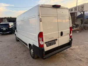 Peugeot Boxer 2018 Blanc