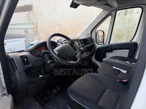 Peugeot Boxer 2018 Blanc