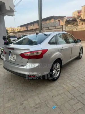 Ford Focus 2014 Gris