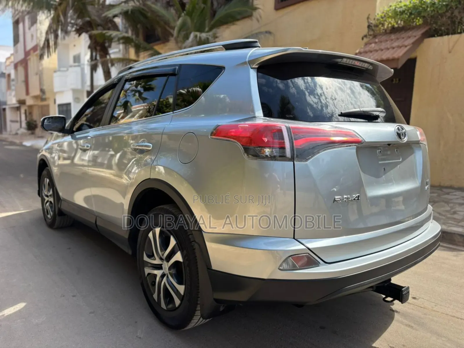 Toyota RAV4 LE AWD (2.5L 4cyl 6A) 2017 Gris