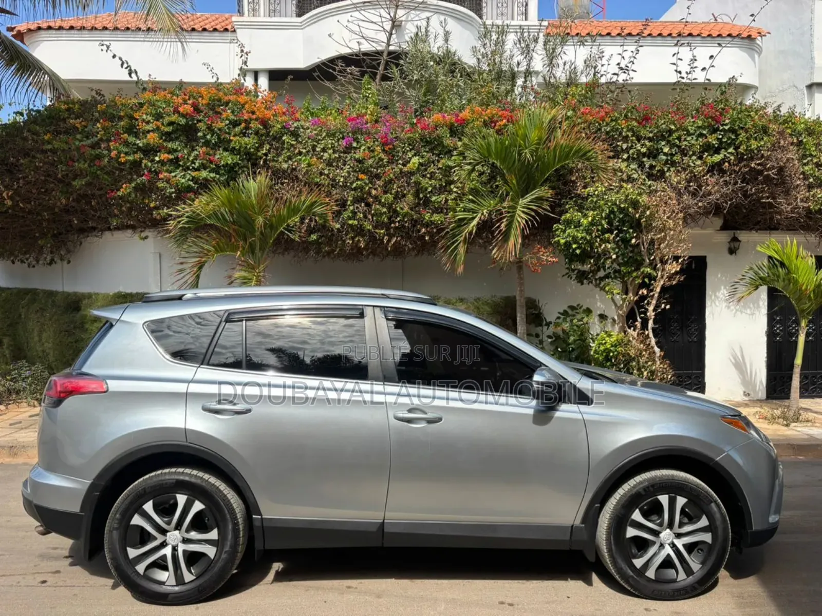 Toyota RAV4 LE AWD (2.5L 4cyl 6A) 2017 Gris