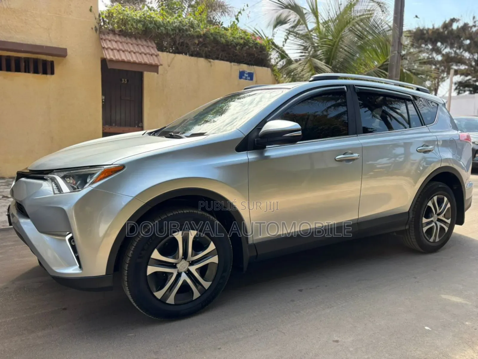 Toyota RAV4 LE AWD (2.5L 4cyl 6A) 2017 Gris