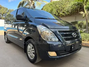 Photo - Hyundai Starex 2017 Blanc