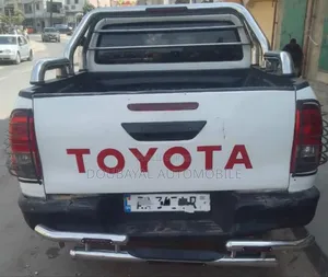 Toyota Hilux 2018 Black