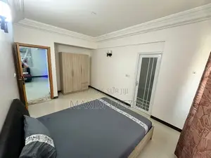 Furnished 4chbre Appartement dans Ngor à Vendre