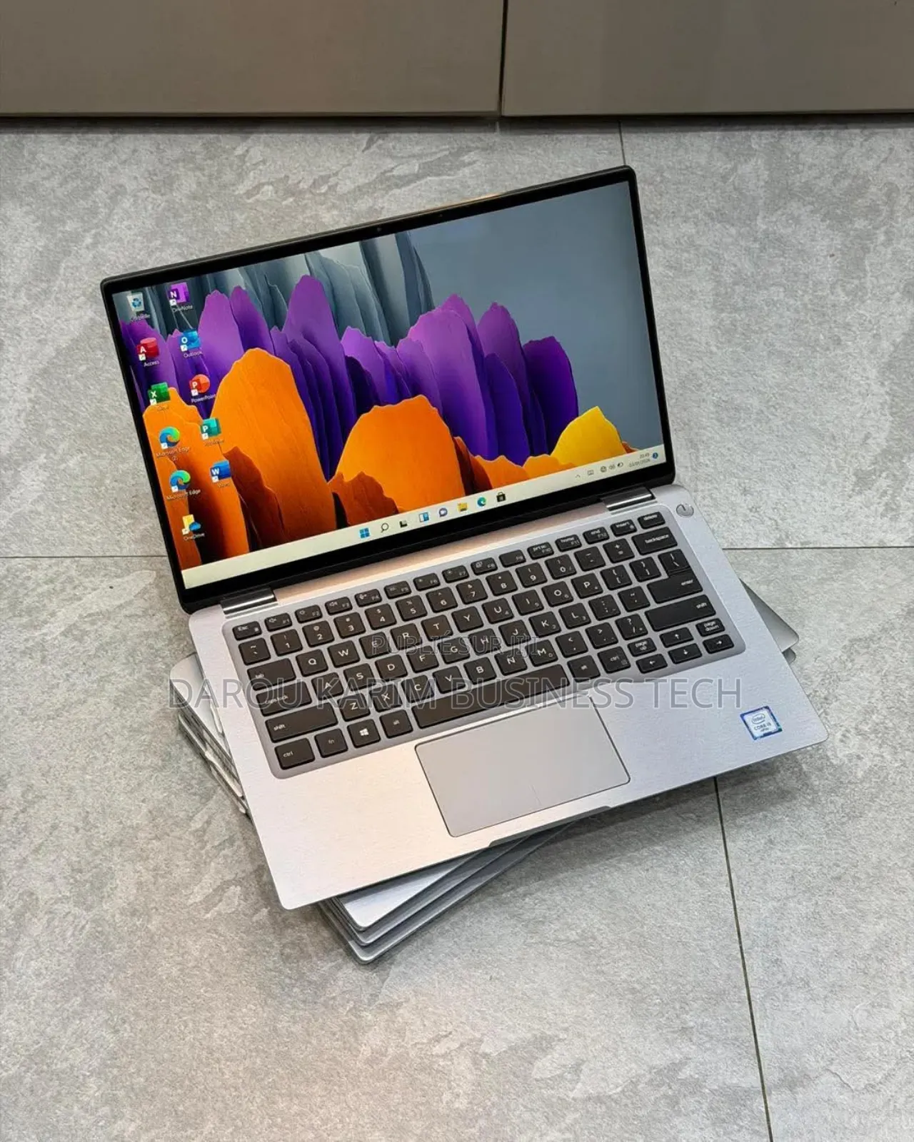 Neuf Ordinateur portable Dell Latitude 7400 16GB Intel Core i5 SSD 512GB