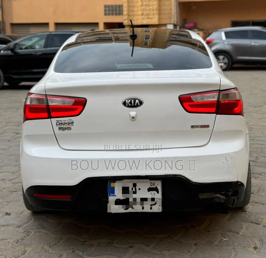 Kia Rio SX 4dr Hatchback (1.6L 4cyl 6A) 2015 Blanc