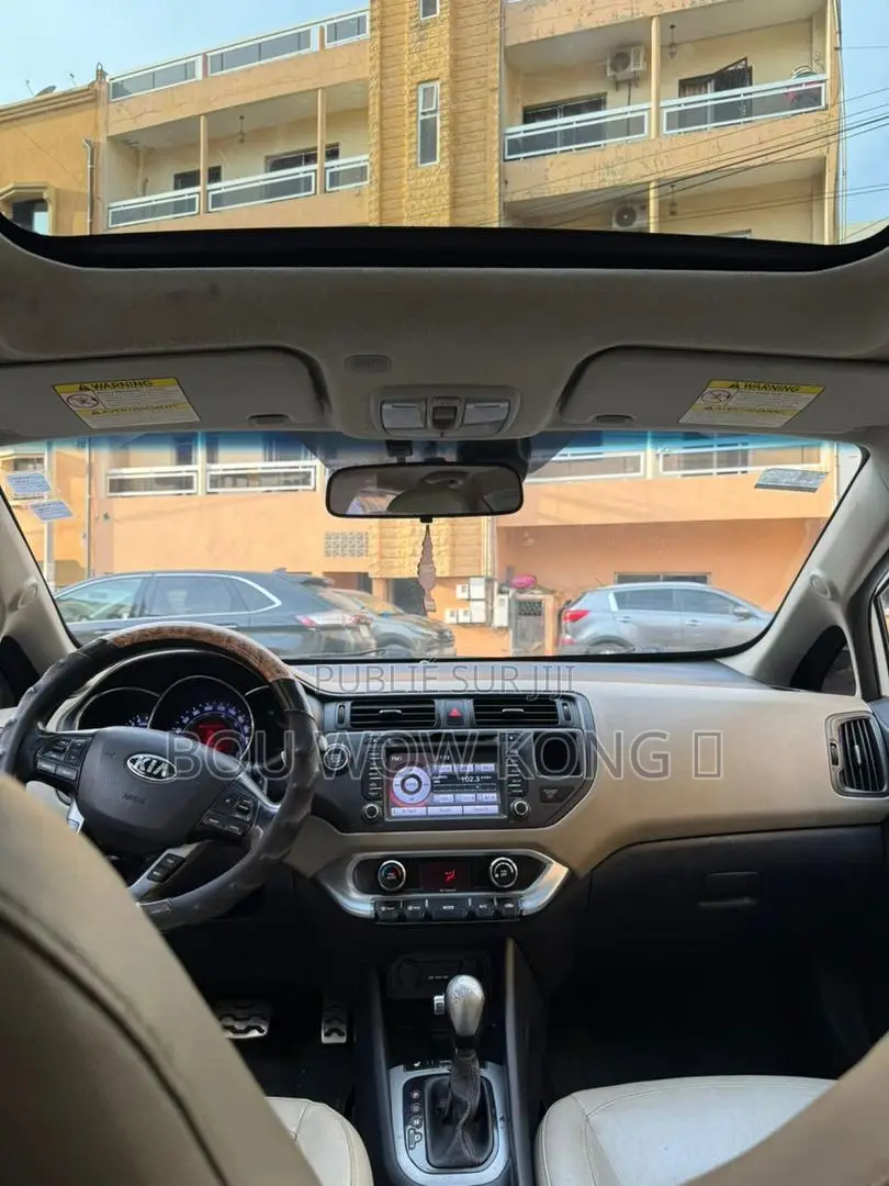 Kia Rio SX 4dr Hatchback (1.6L 4cyl 6A) 2015 Blanc