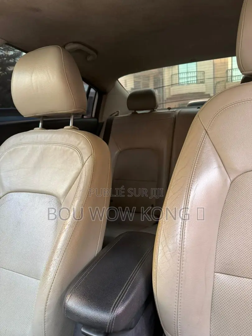 Kia Rio SX 4dr Hatchback (1.6L 4cyl 6A) 2015 Blanc