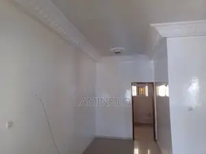 Location Maison R+2 Zac Mbao en Face Autoroute À Péage