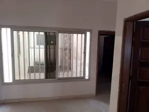 Location Maison R+2 Zac Mbao en Face Autoroute À Péage