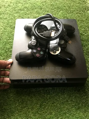 Playstation 4 Slim