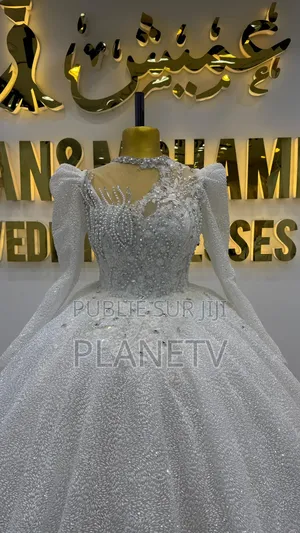 Robe De Mariée Sur Commande by Am