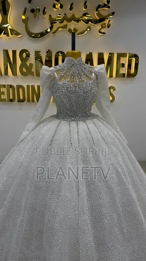 Robe De Mariée Sur Commande by Am