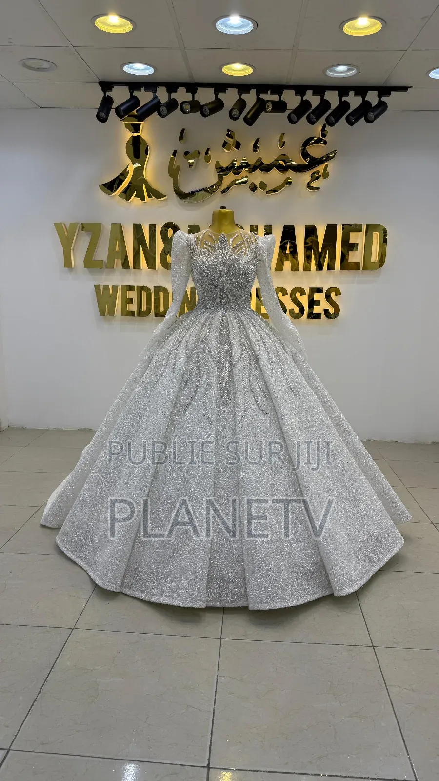 Robe De Mariée Sur Commande by Am