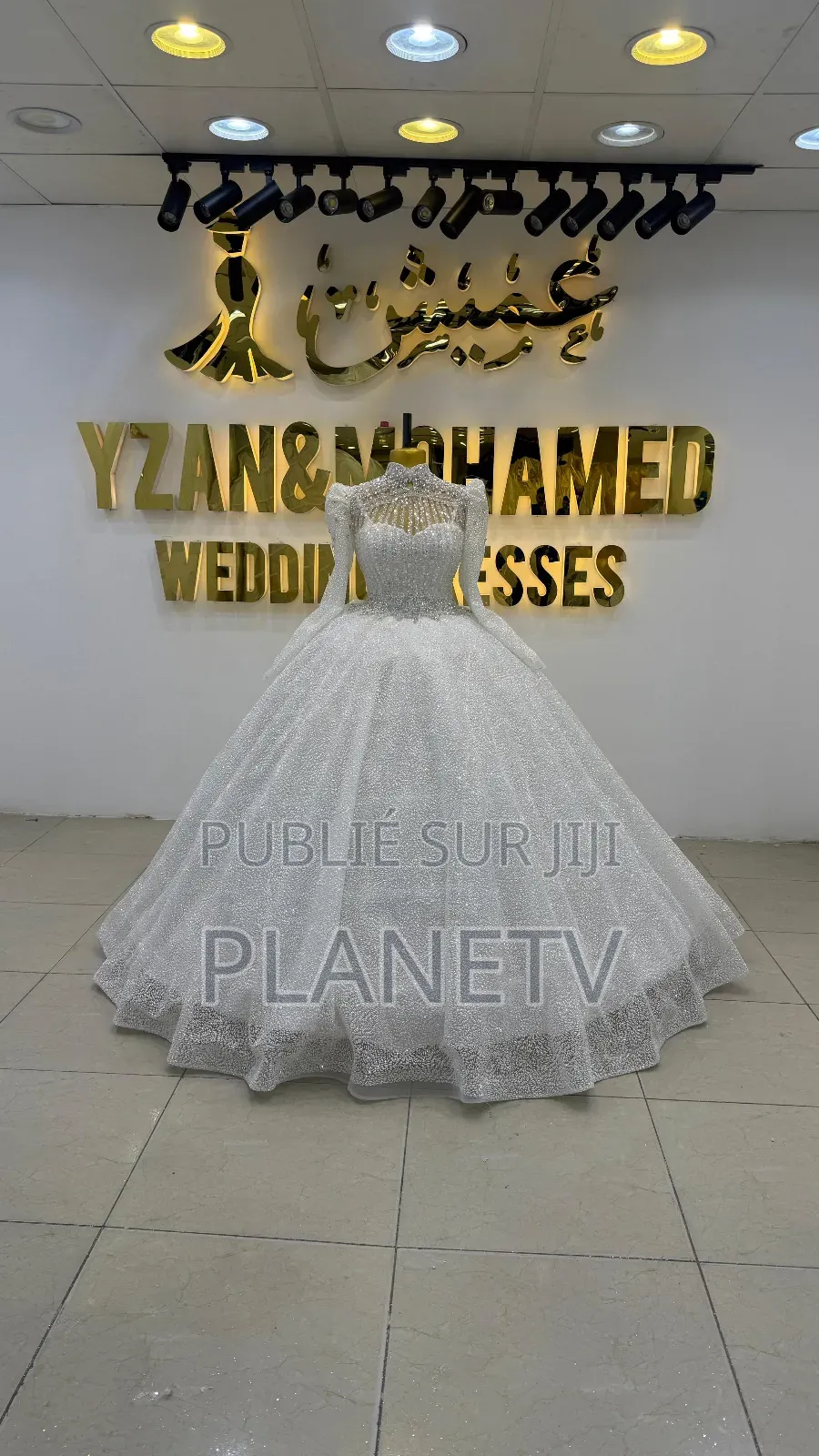 Robe De Mariée Sur Commande by Am