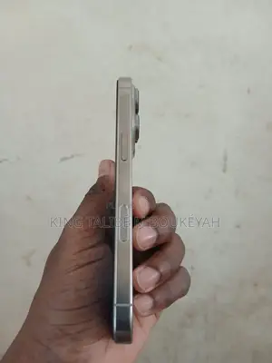 New Apple iPhone 16 Pro 128 GB Argenté