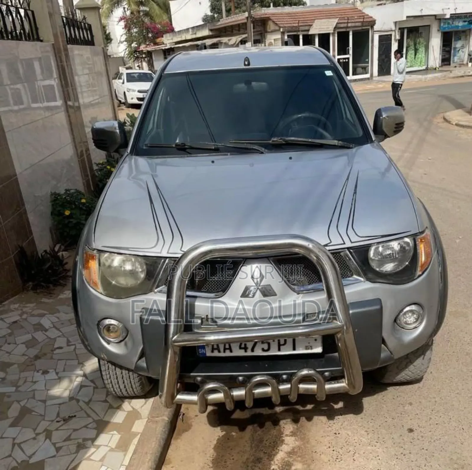 Mitsubishi L200 2015 Gris