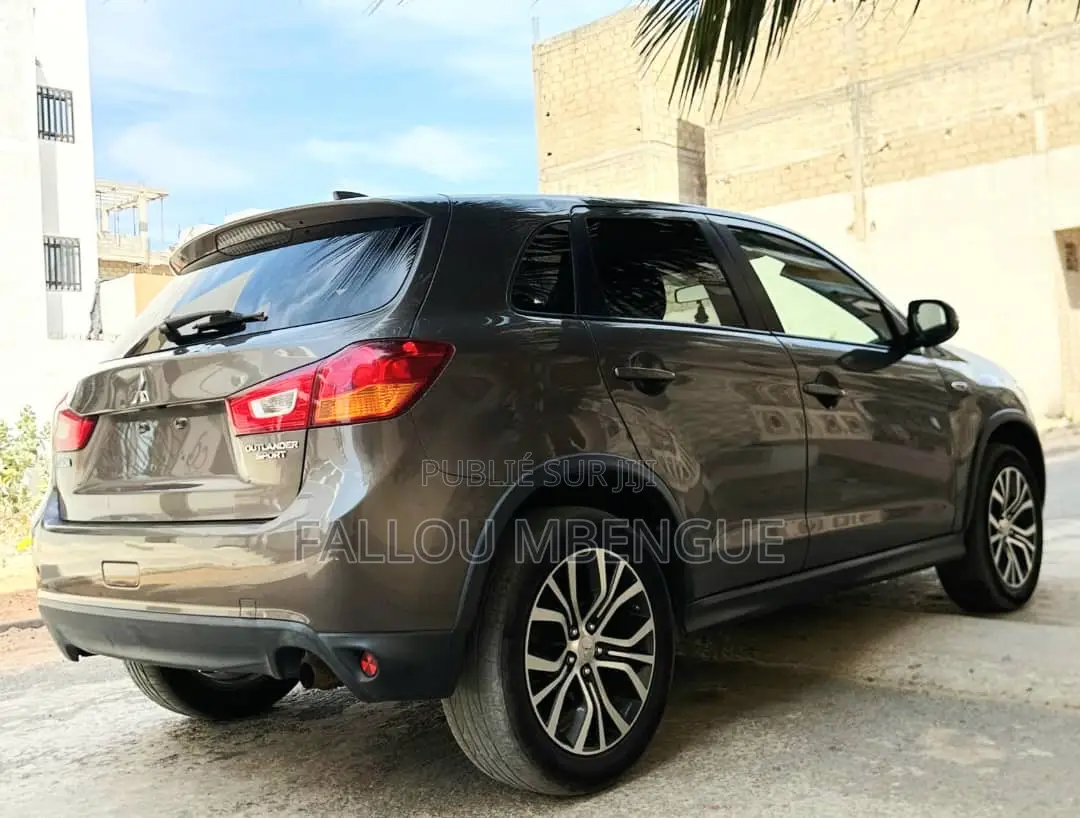 Mitsubishi Outlander 2017 Gris