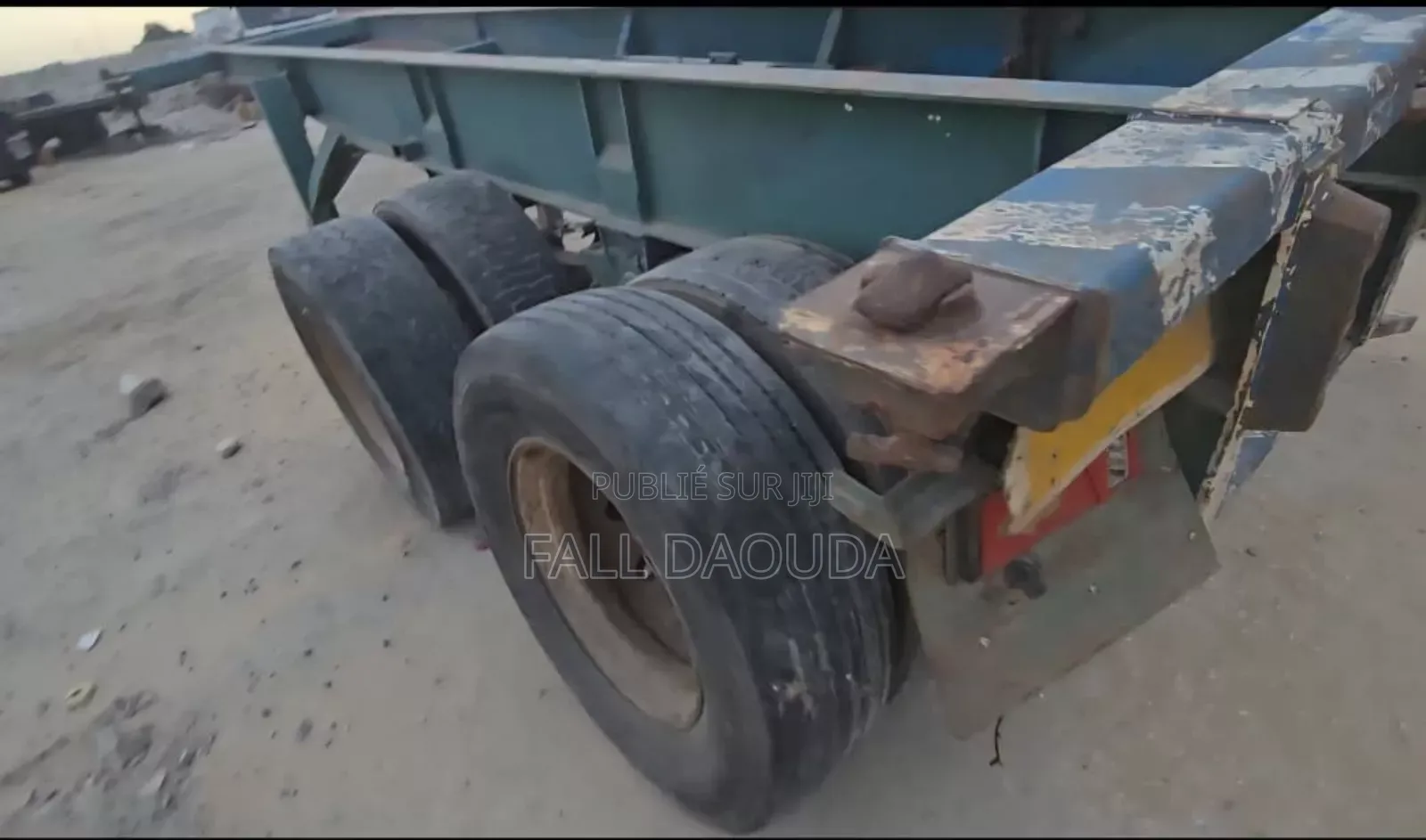 *6 Plateaux a 3millions200 Par Unité* Et Un *Hammar a 22 Millions500