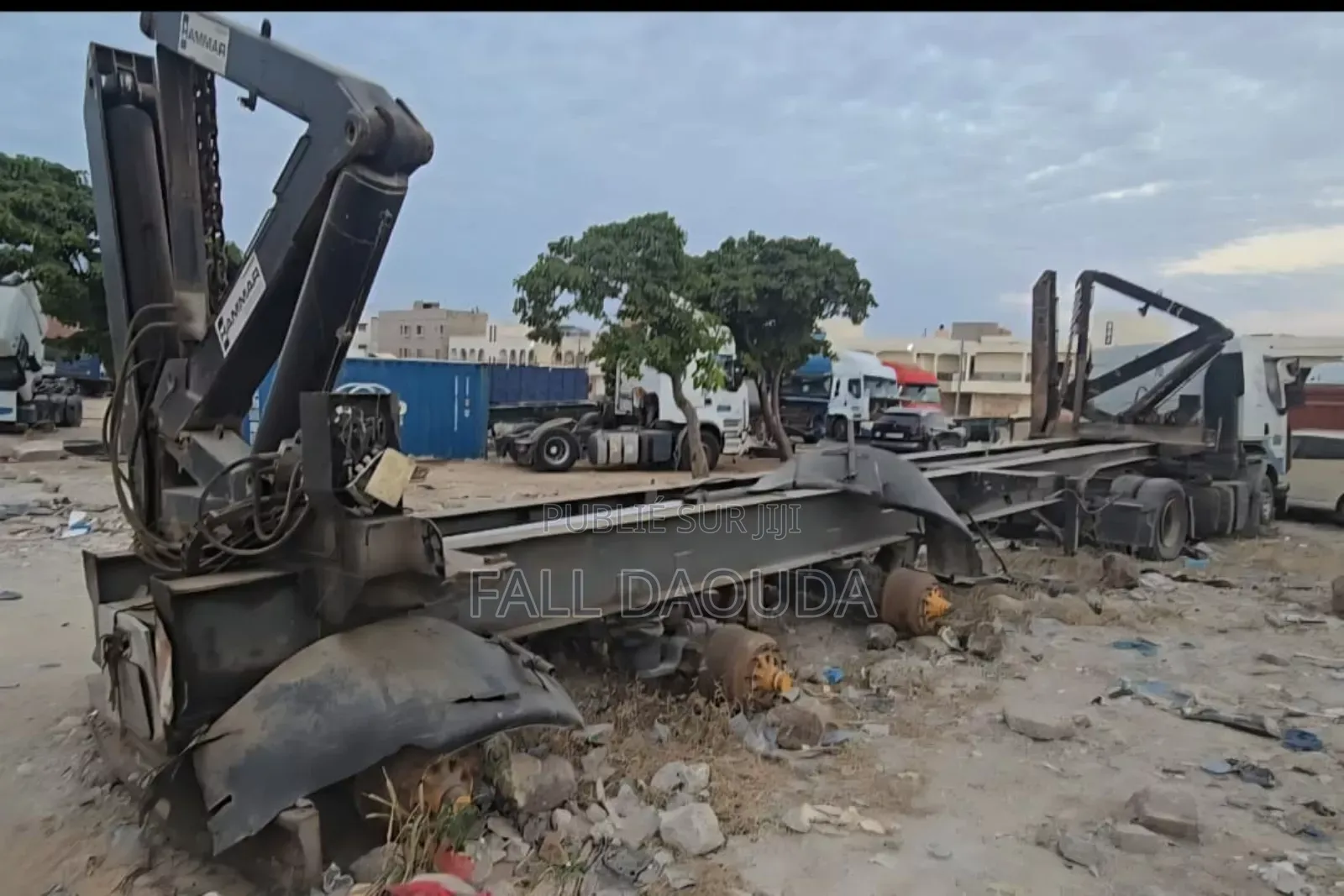 *6 Plateaux a 3millions200 Par Unité* Et Un *Hammar a 22 Millions500