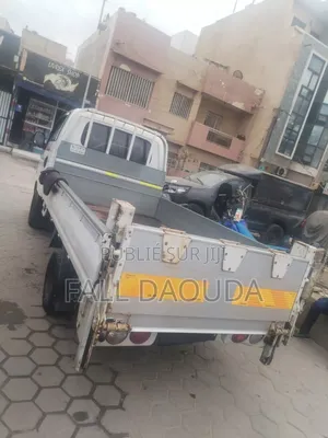 Année 2017 Automatique Diesele Intérieur Cuir Kilométrage 83136 Simle