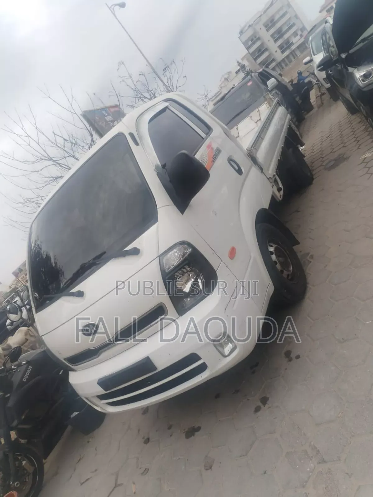 Année 2017 Automatique Diesele Intérieur Cuir Kilométrage 83136 Simle