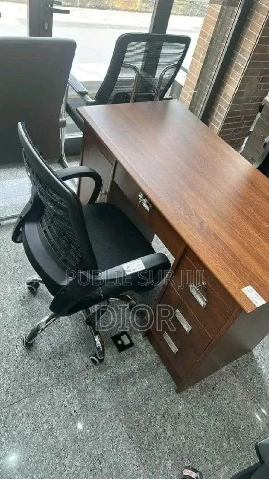 Table Et Chaises Bureau