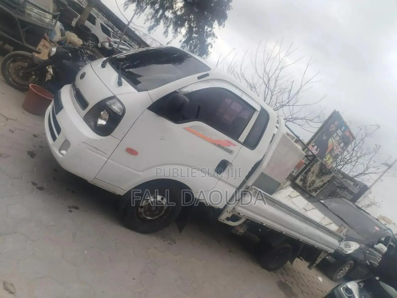 Année 2017 Automatique Diesele Intérieur Cuir Kilométrage 83136 Simle