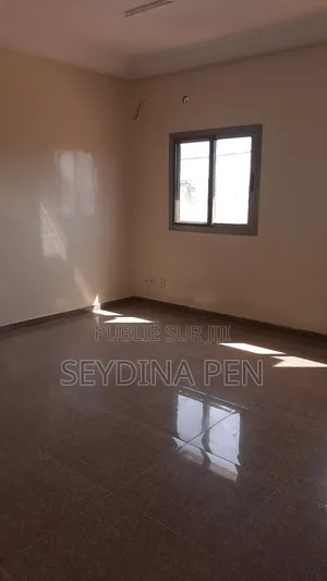 4chbre Villa dans Home, Almadies à Louer