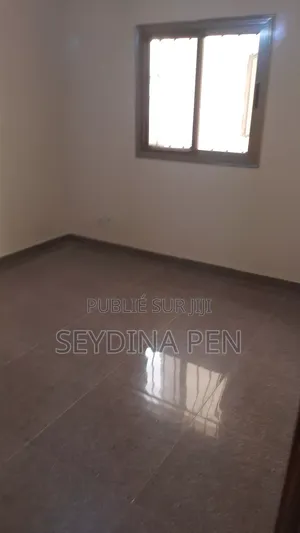 4chbre Villa dans Home, Almadies à Louer