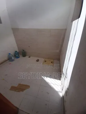 4chbre Villa dans Home, Almadies à Louer