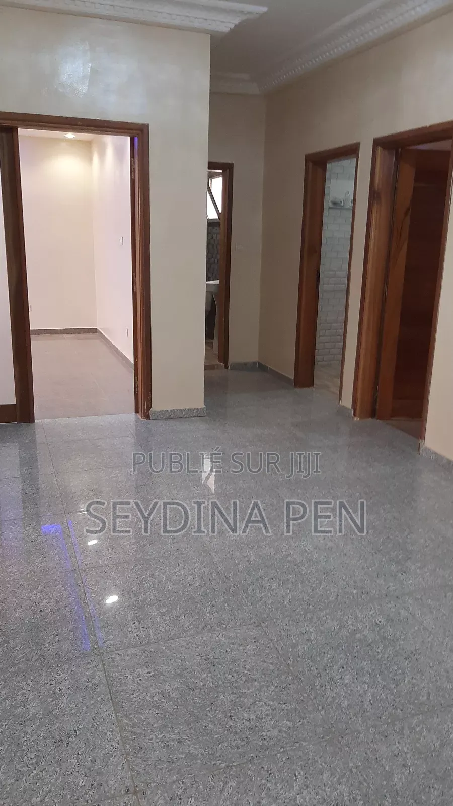 2chbre Appartement dans Hangar, Yoff à Louer