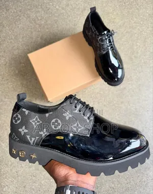 Chaussures Louis Vuitton Original Disponible