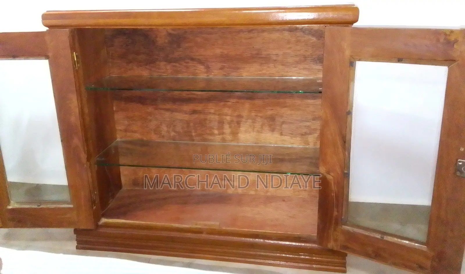 Commode en Bois Et Verre