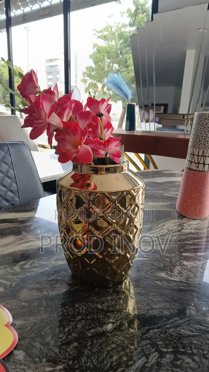 Vases Et Pots De Fleurs 26j7