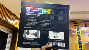 Led Light Et Support Téléphone Pour Les Lives Et Snapchat