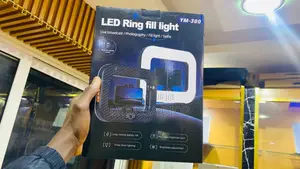 Led Light Et Support Téléphone Pour Les Lives Et Snapchat