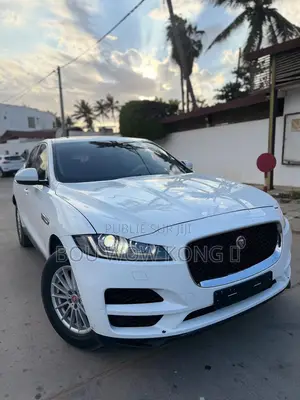 Jaguar F-Pace 20d Prestige AWD 2018 Blanc